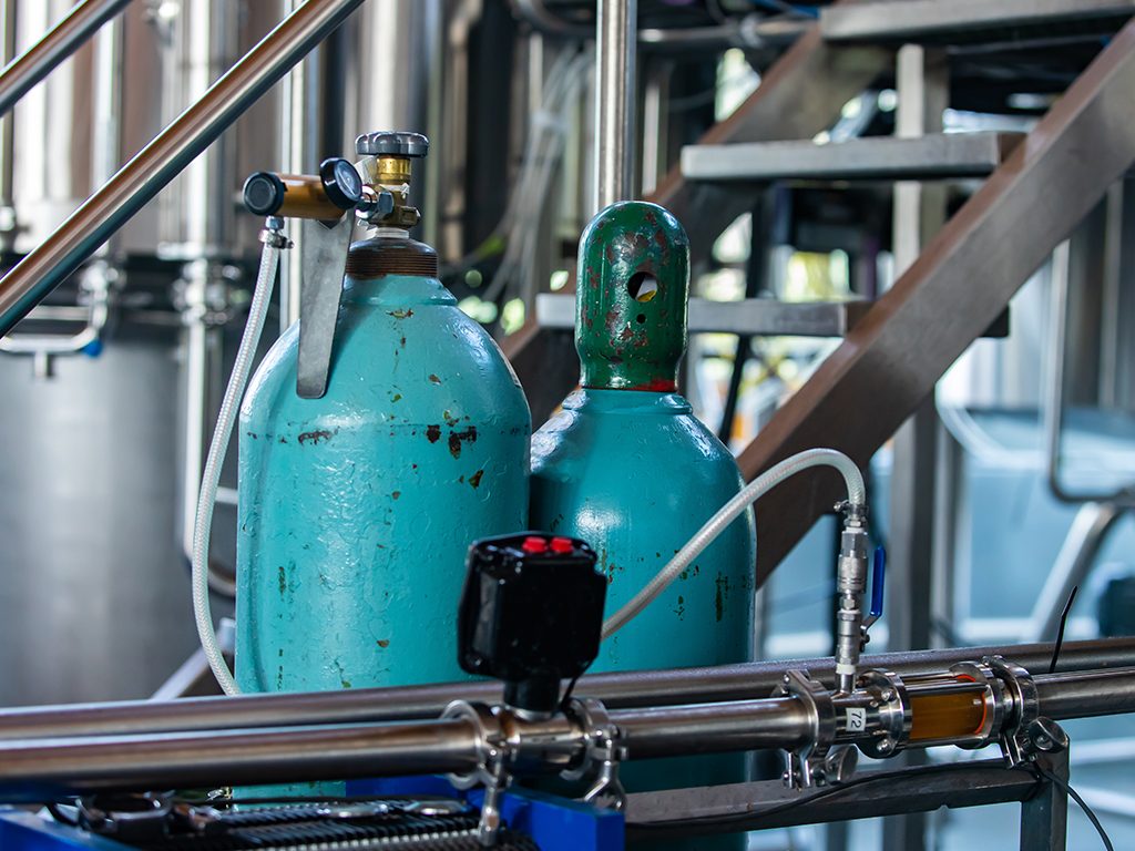 liquid-nitrogen-for-beverages_AdobeStock_313005784