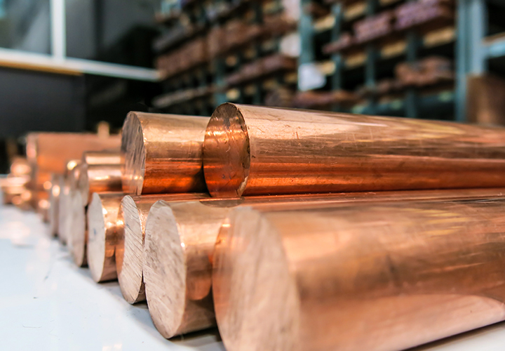 Whether you’re processing copper in a reverberatory furnace or placing recycled copper into a rotary furnace for a melt-to-cast order, you want Messer's oxygen-enriched oxyfuel solutions.